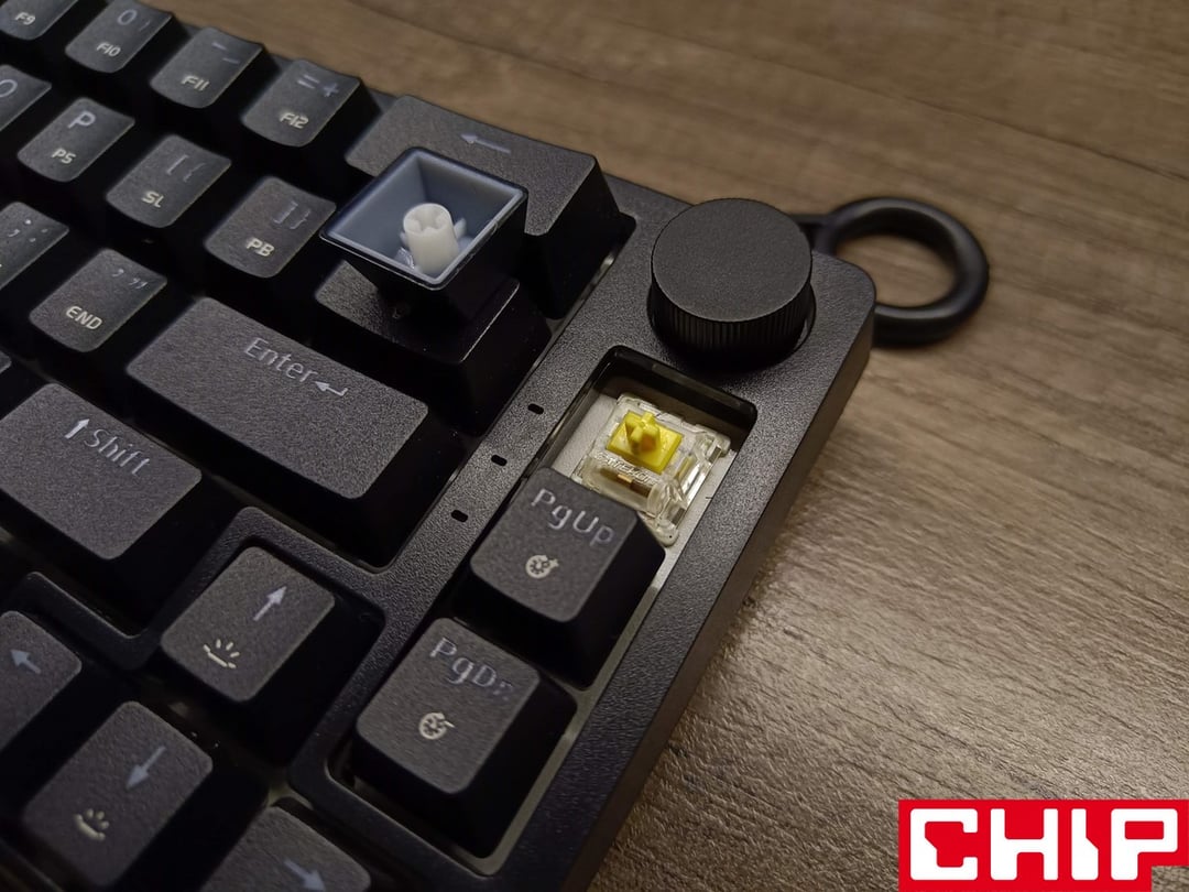 Test Krux ATAX 65% Pro RGB Wireless i przełączników Gateron Pro Yellow