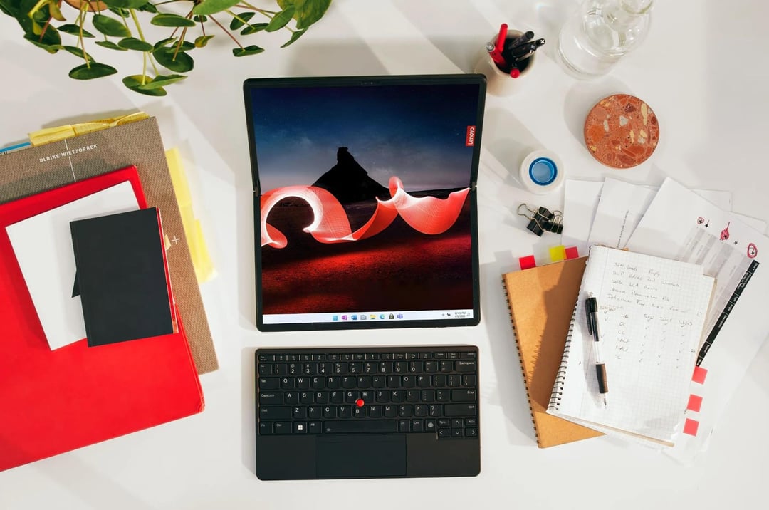 Lenovo ulepszyło swoje składane laptopy. ThinkPad X1 Fold 2022 otrzymał większy ekran OLED