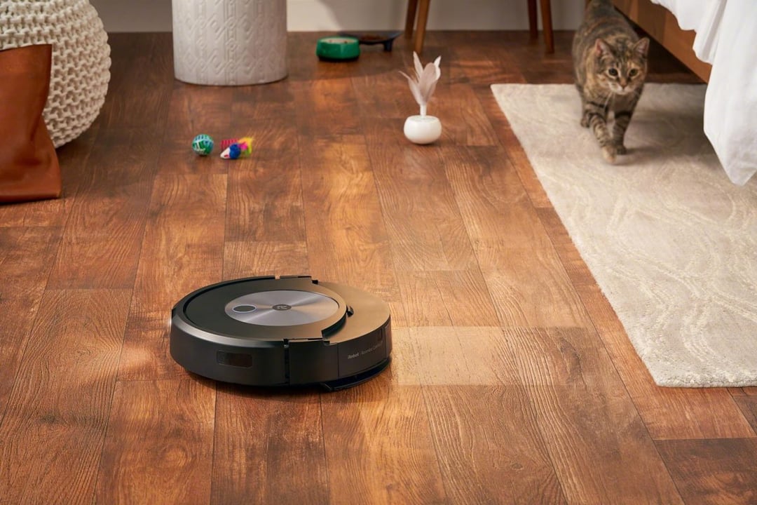 Odkurza i mopuje, ale dywanu Wam nie zamoczy. Najnowszy Roomba Combo j7+ zadebiutował