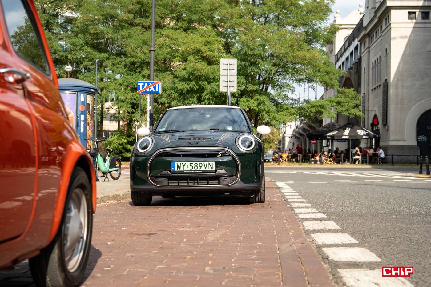 Test Mini Cooper SE. Dwa razy modnie, bo to elektryczne Mini