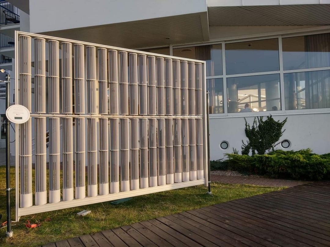 Rośnie konkurencja dla fotowoltaiki! Czym są panele wiatrowe, których sprzedaż ruszy w Polsce lada chwila?