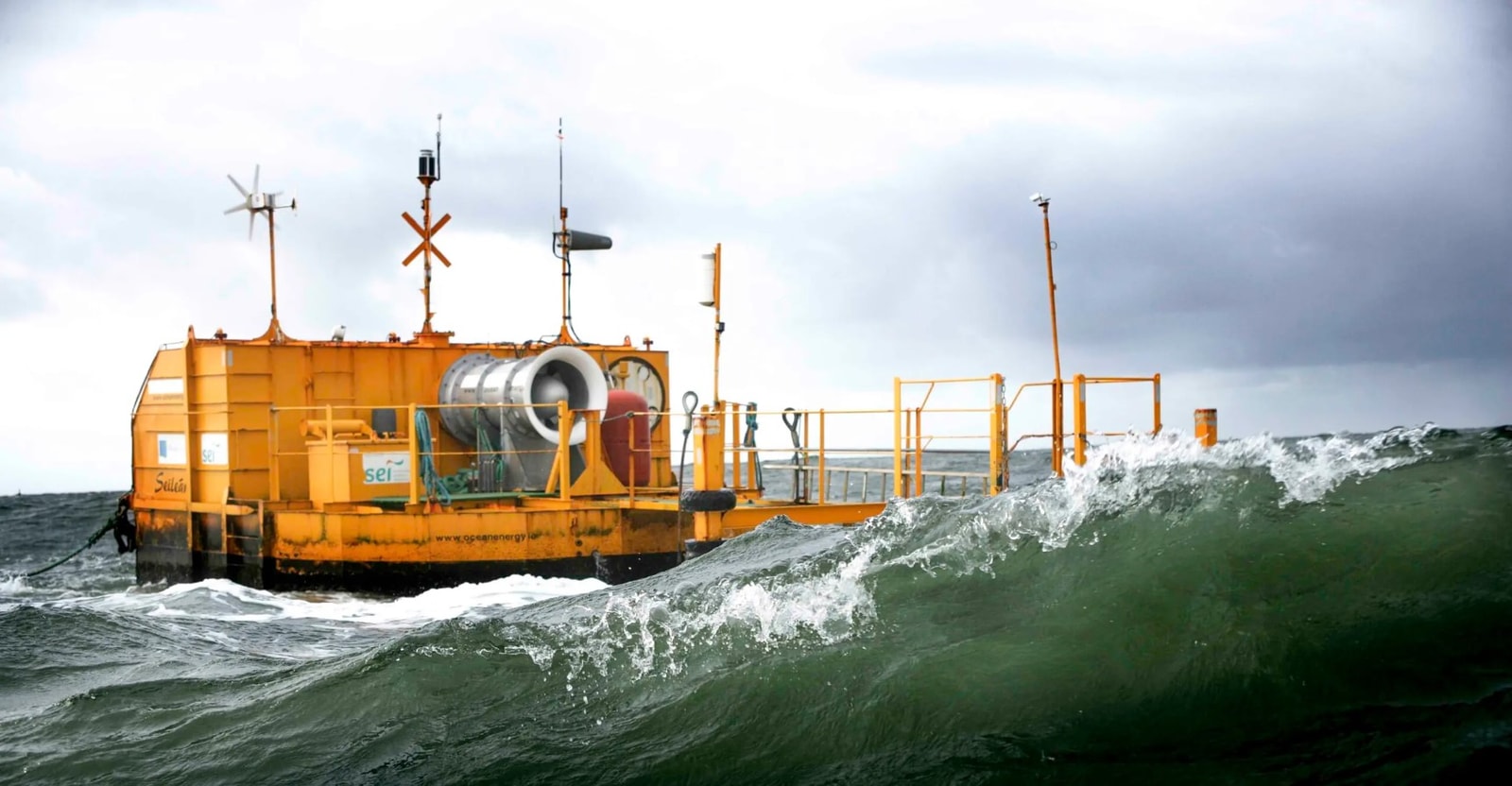 Megawat energii z fal, gigantyczny generator energii zacznie pracę