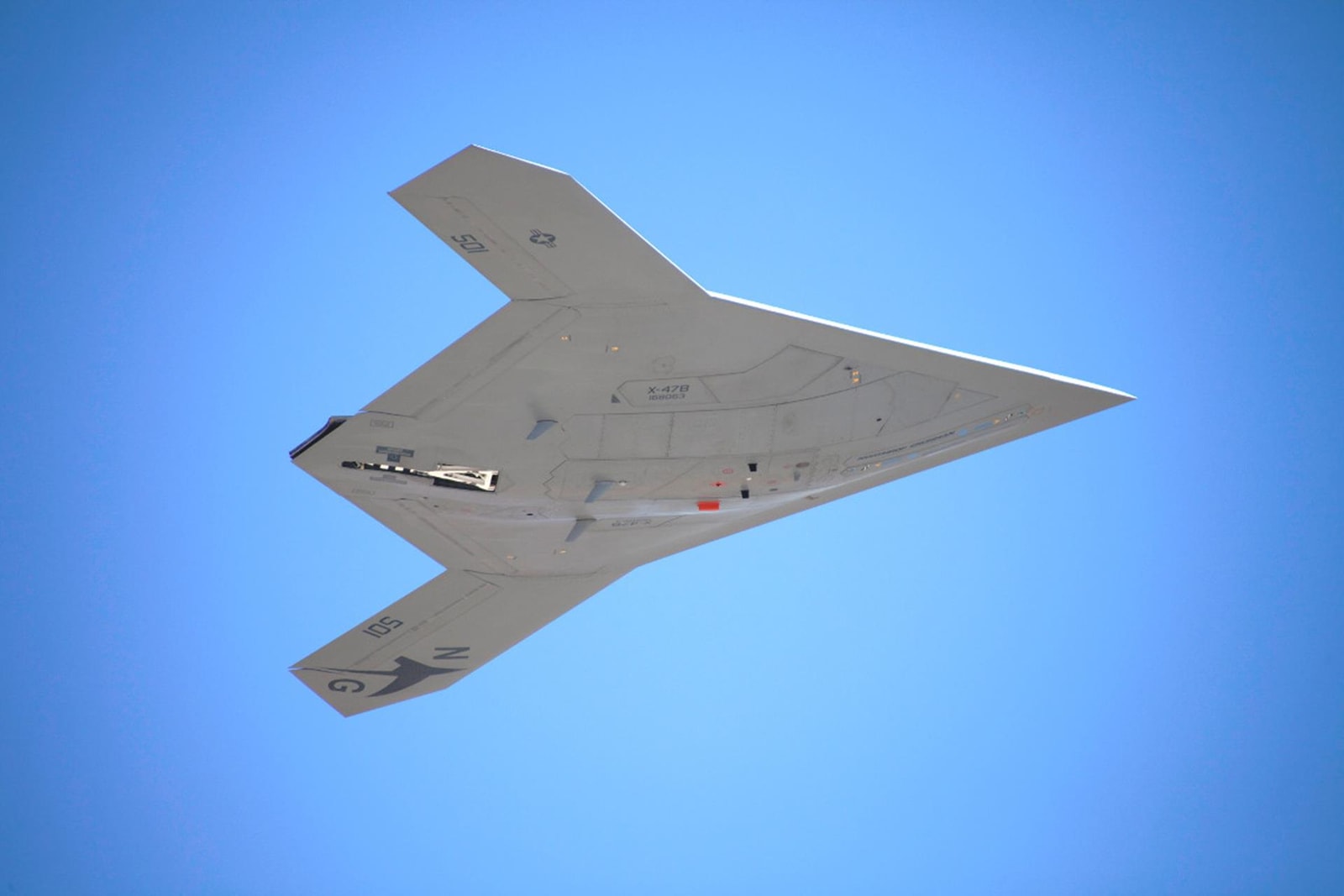 Tajemniczy chiński dron stealth nagrany niczym UFO, chiński dron stealth
