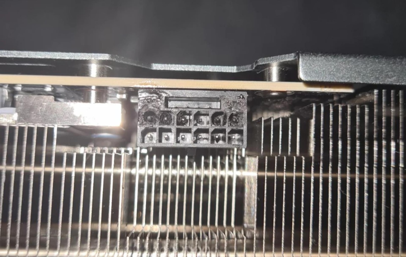 ofiary złączy 12VHPWR