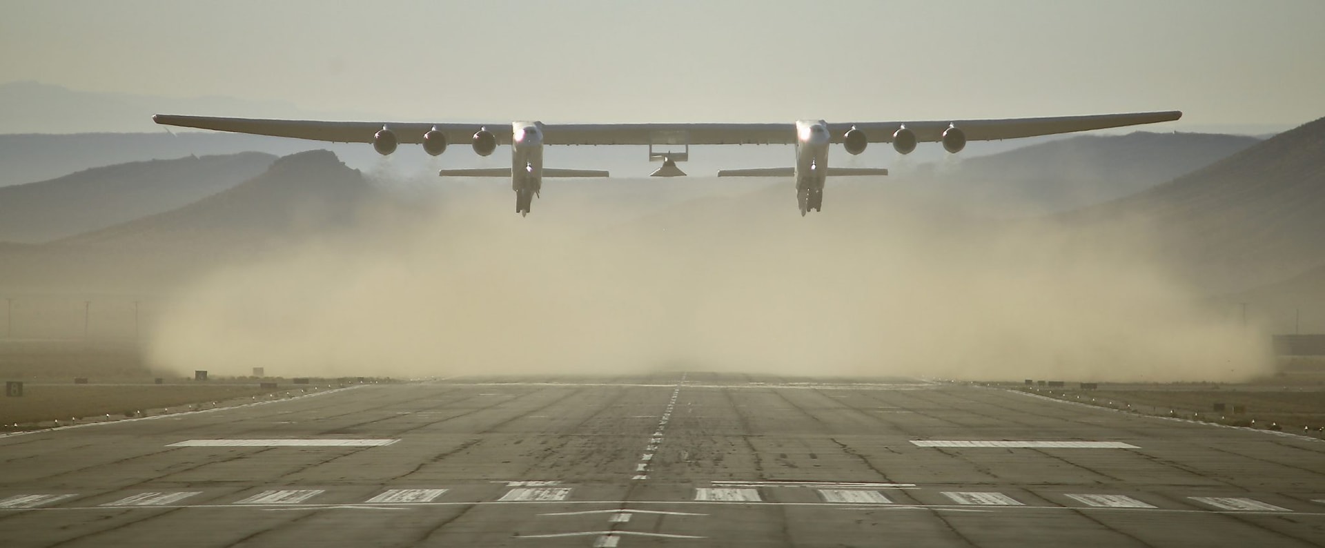 Stratolaunch’s Roc aircraft takes off from Mojave Air and Space Port on October 28, 2022 during its first captive carry flight with the Talon-A separation test vehicle, TA-0. This was the eighth flight of the Roc aircraft.