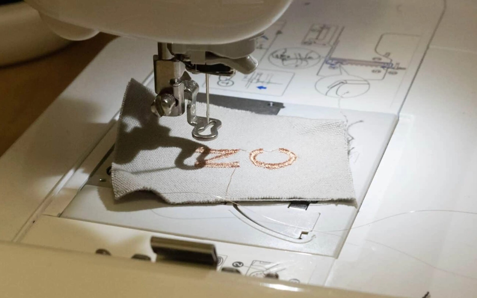 Nanogeneratory elektryczne w materiale