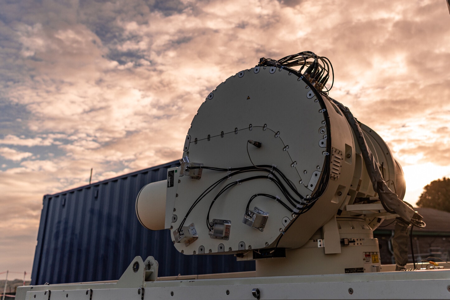 Smoczy Ogień, broń laserowa