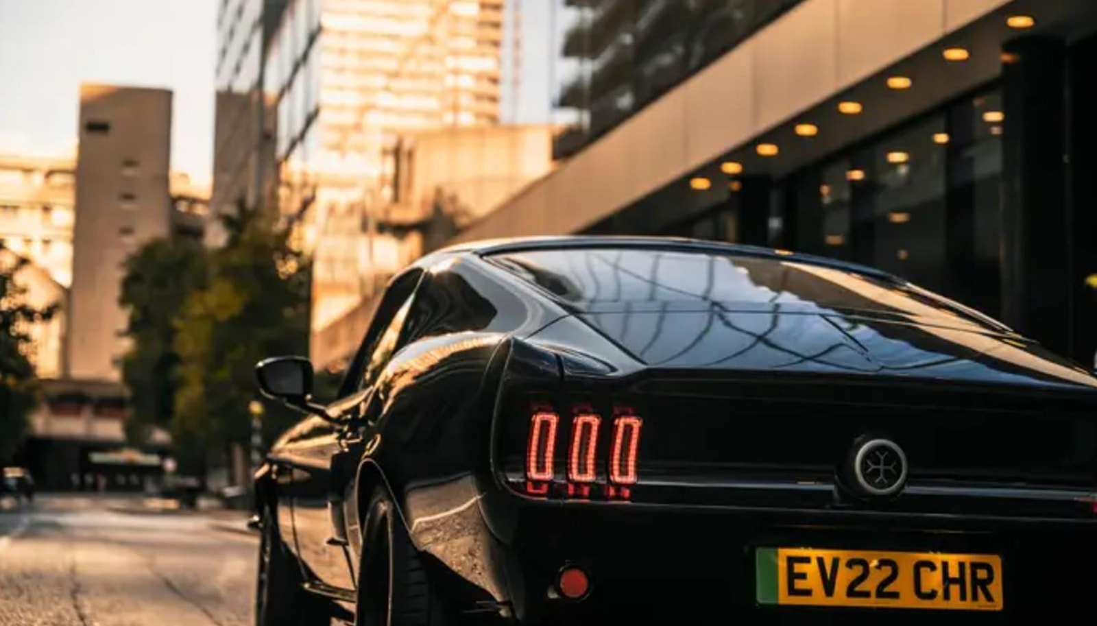 klasyczny Mustang przerobiony na elektryka