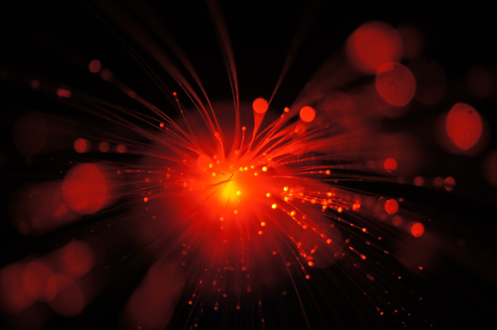 Nadchodzą ultrawydajne lasery /Fot. PIxabay
