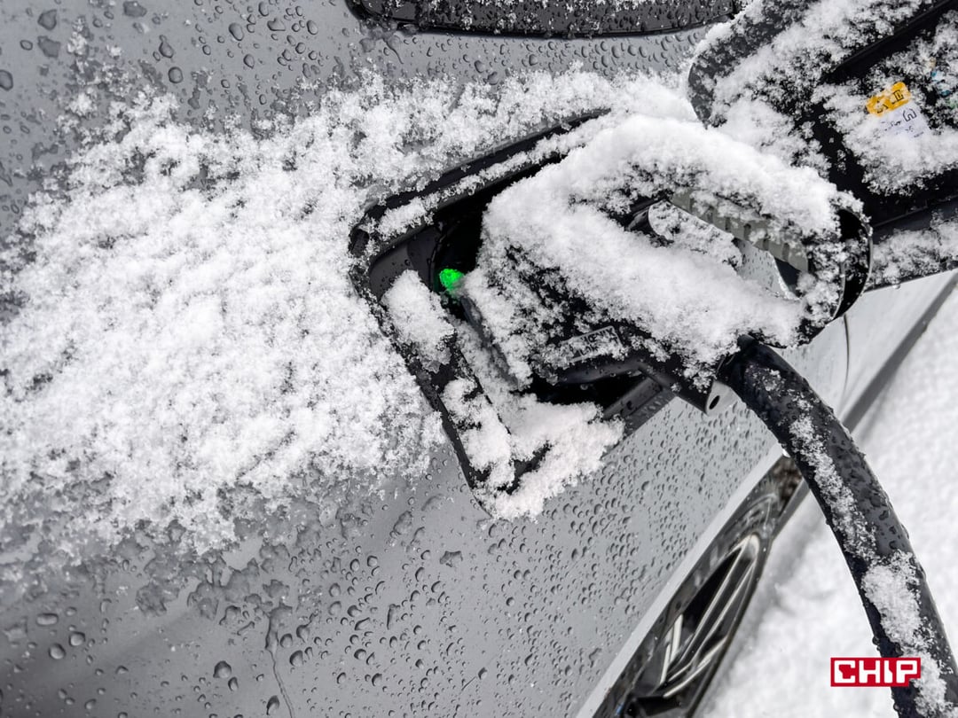 Ładowanie samochodu elektrycznego przestanie być katorgą. I wcale nie chodzi o czas