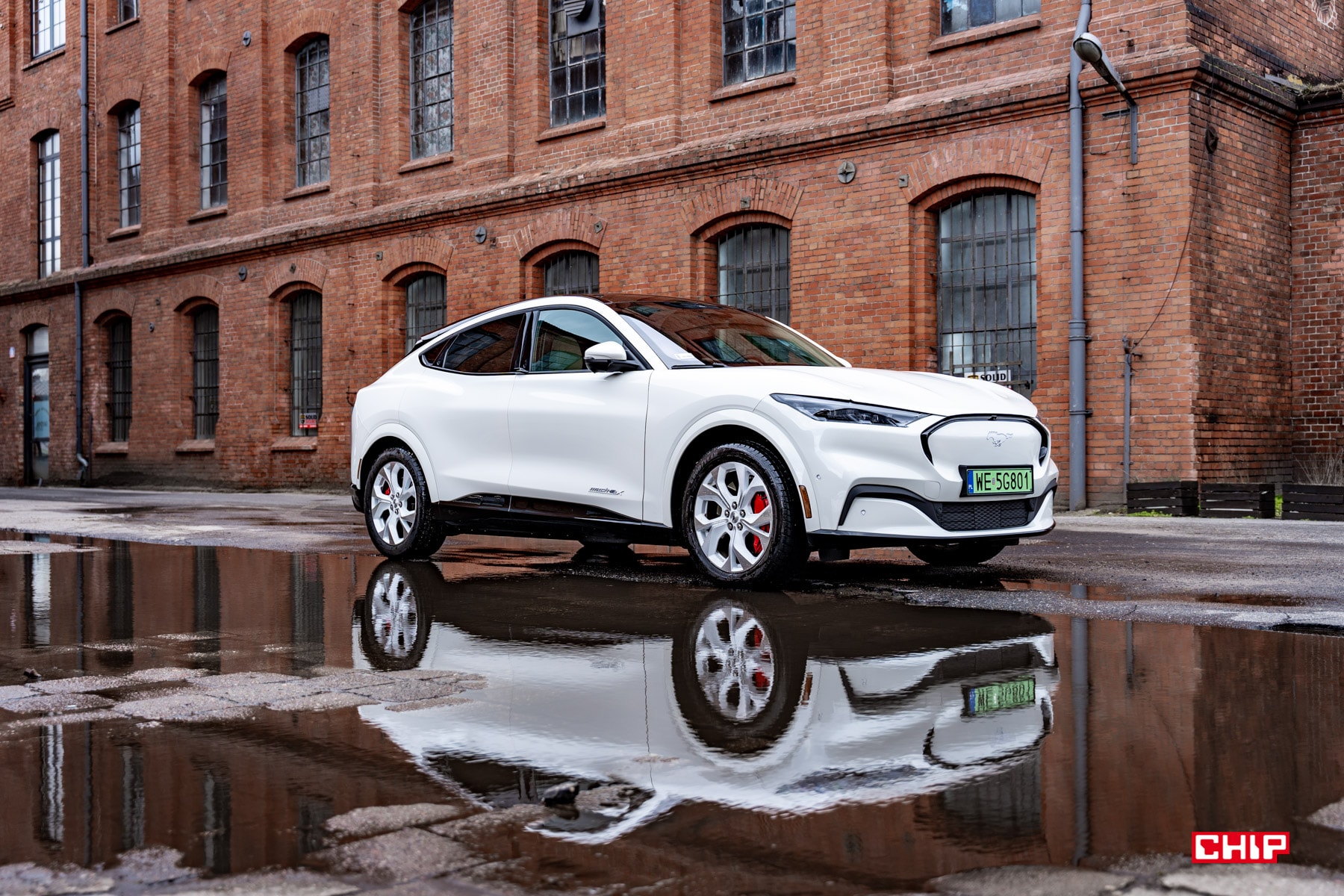 Test Ford Mustang Mach-E. Kiedy Twoim jedynym problemem jest koń na masce