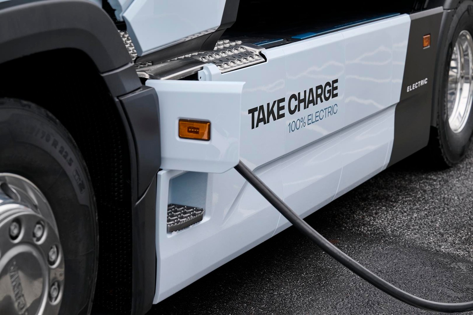 Ciężarówki elektryczne tej firmy dostaną przełomowy akumulator. Tesla Semi może się schować