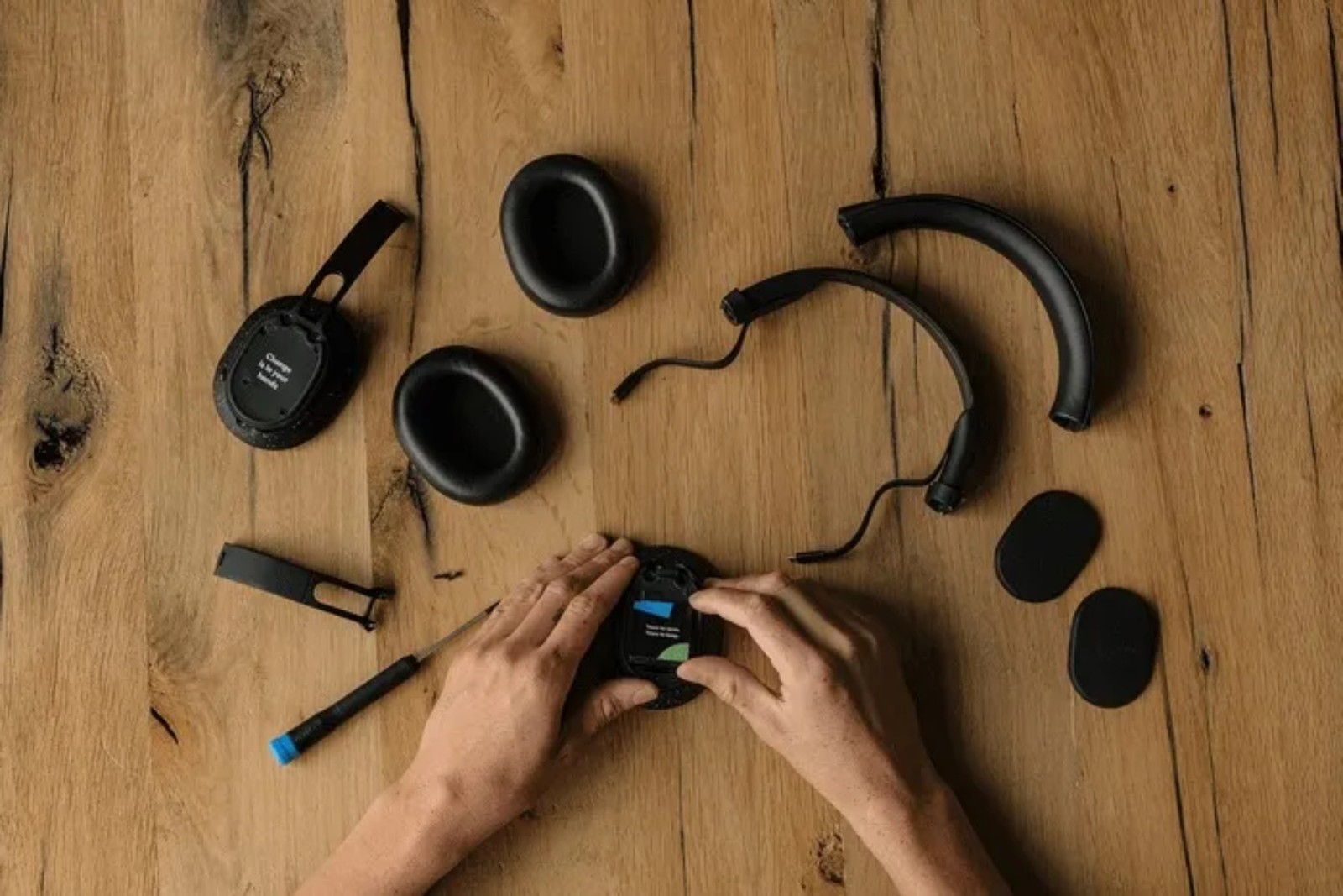 Te słuchawki naprawisz sam. Fairbuds XL nie są elektrośmieciem