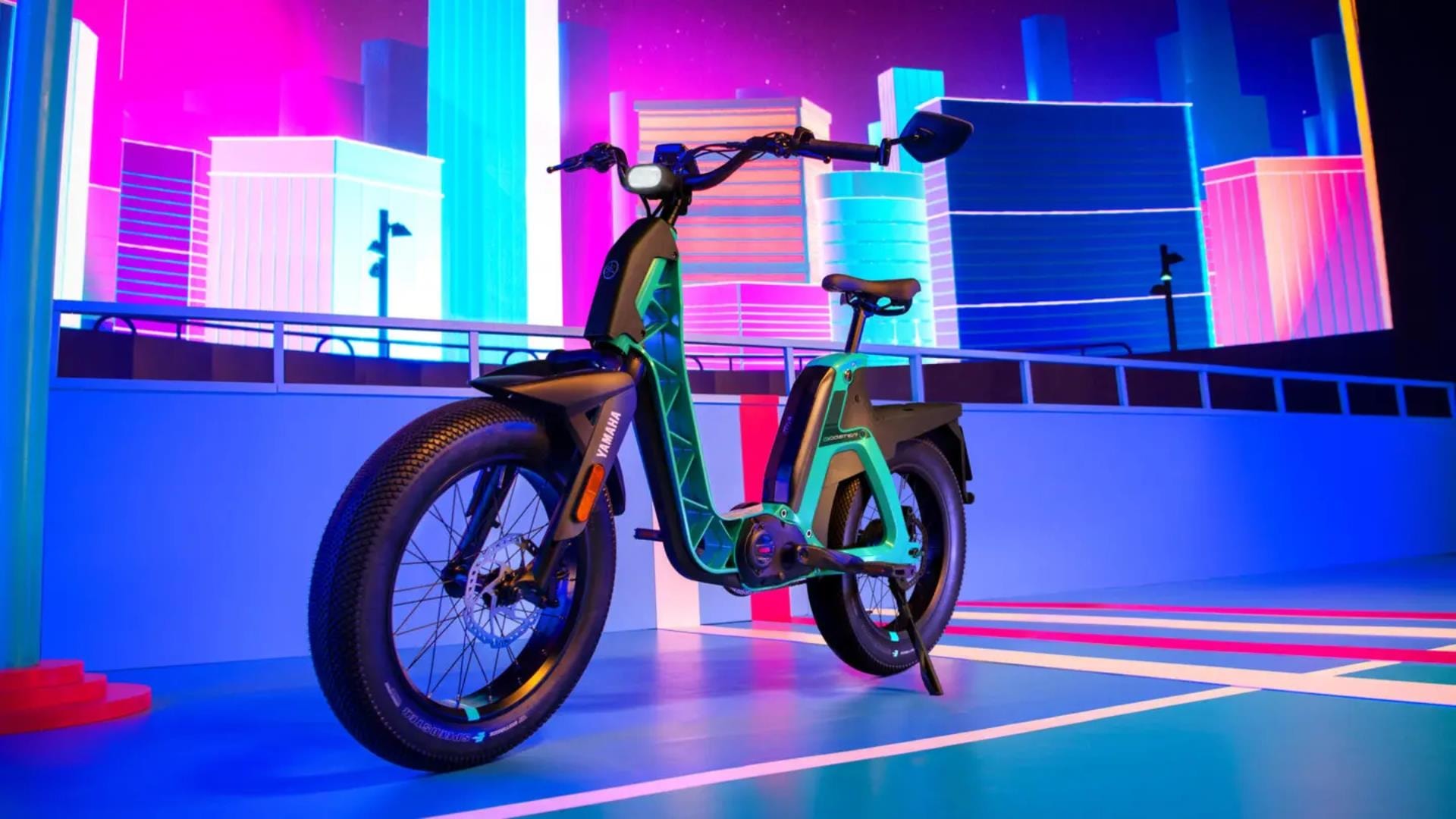 Yamaha pokazała nowe elektryczne jednoślady. Ich reklama to niezły odlot