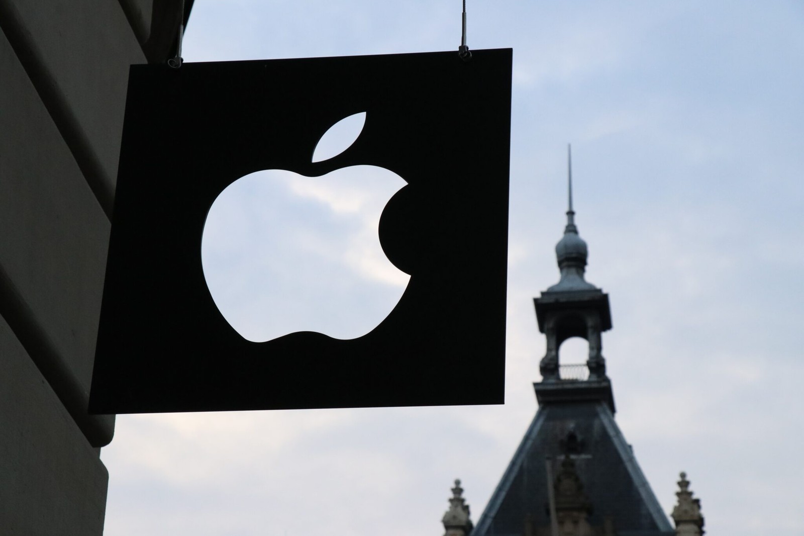 Apple pompuje w Stary Kontynent rekordowe pieniądze. Oto dlaczego