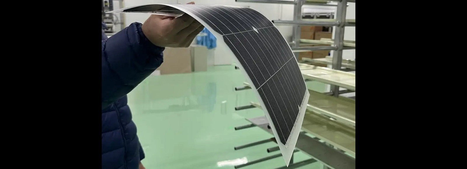 Panele słoneczne można zwijać bez straty wydajności. Chińczycy znaleźli na to sposób 