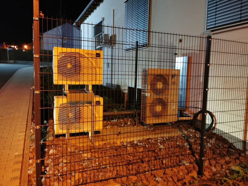 Stary dom i pompa ciepła to dobry duet? Naukowcy przez 4 lata badali 77 instalacji