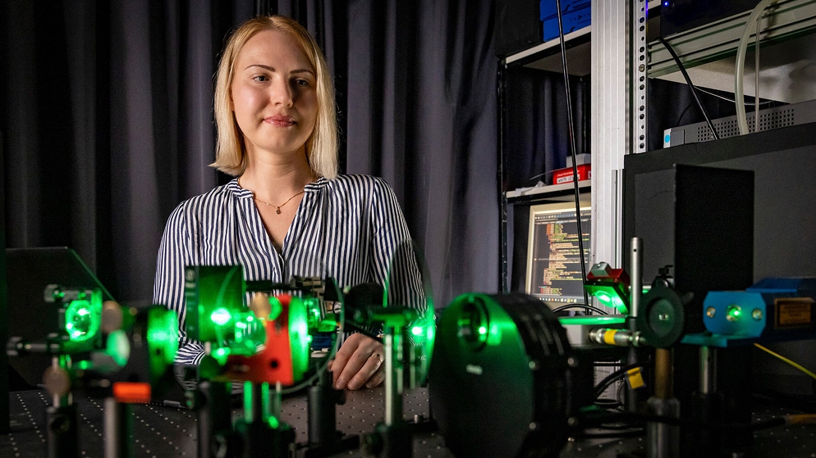 W końcu wiemy, jak organiczne ogniwa fotowoltaiczne przenoszą ładunki!