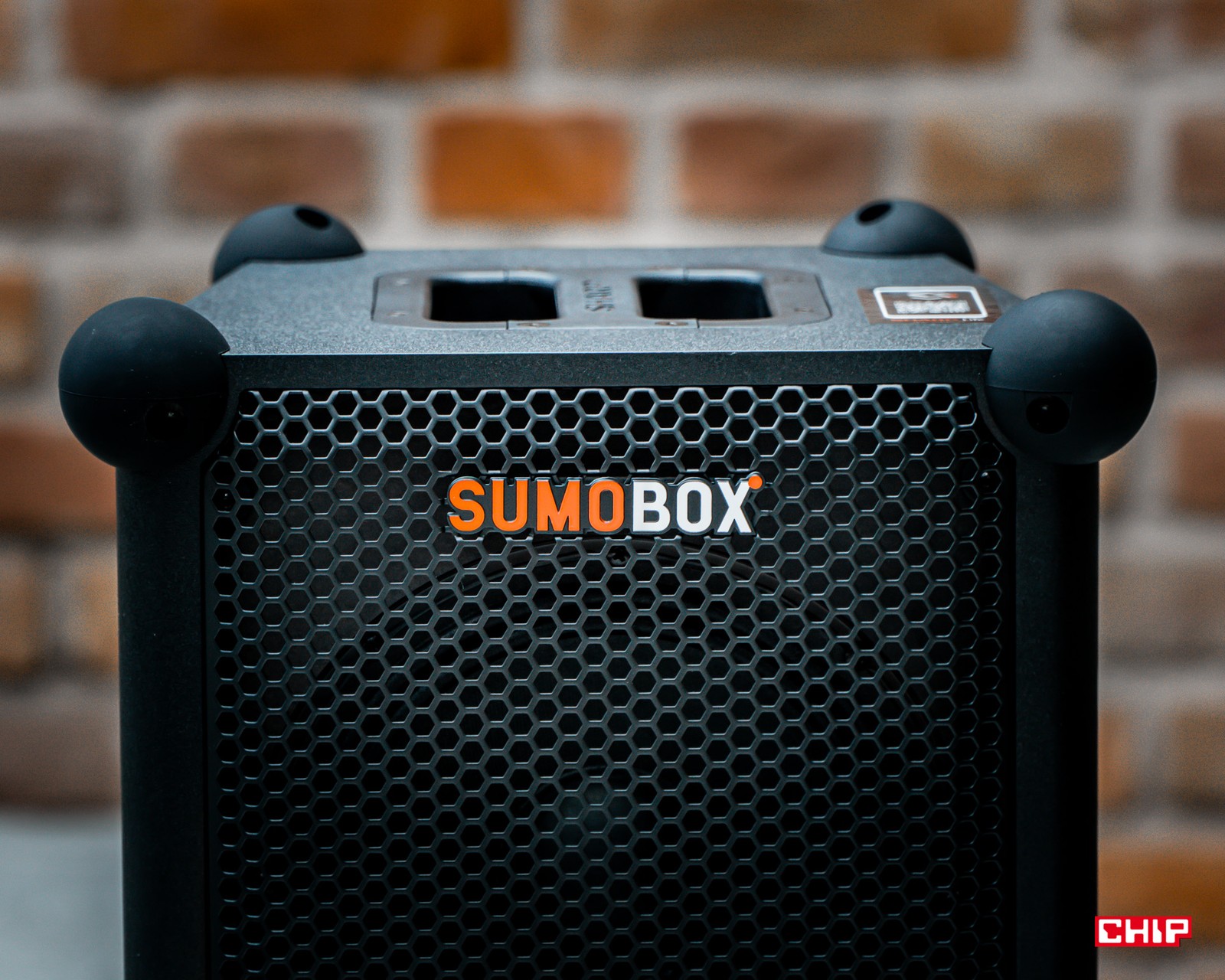 Test Sharp SumoBox CP-LS100 – mocny kandydat na domówkę, kameralny występ, a nawet bankiet