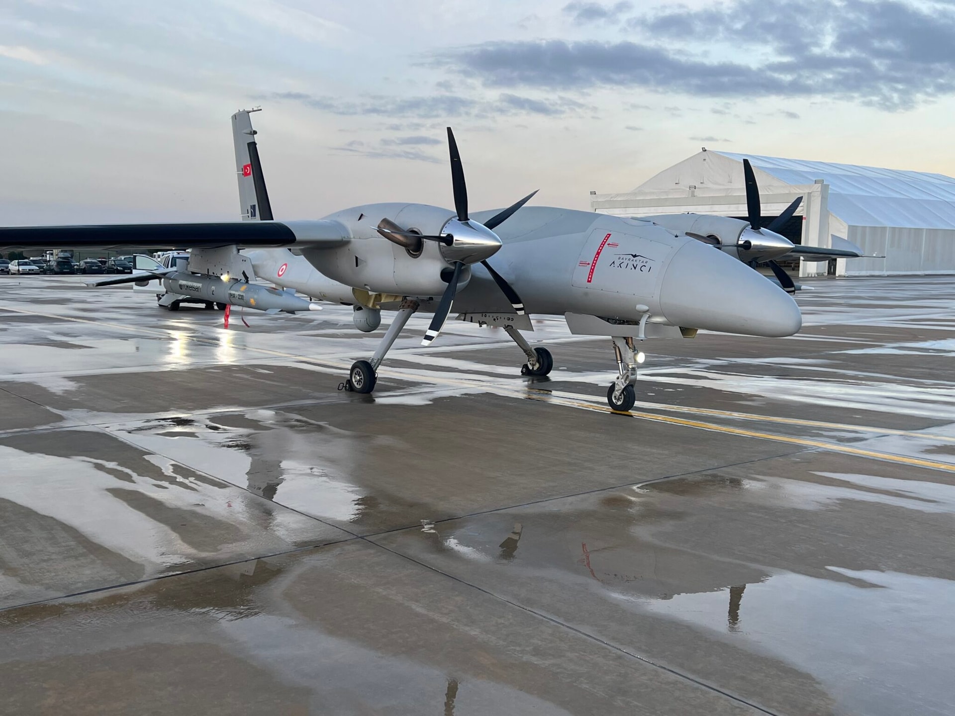 Drony dla dronów, czyli jak jeszcze bardziej zrewolucjonizować wojny bezzałogowców