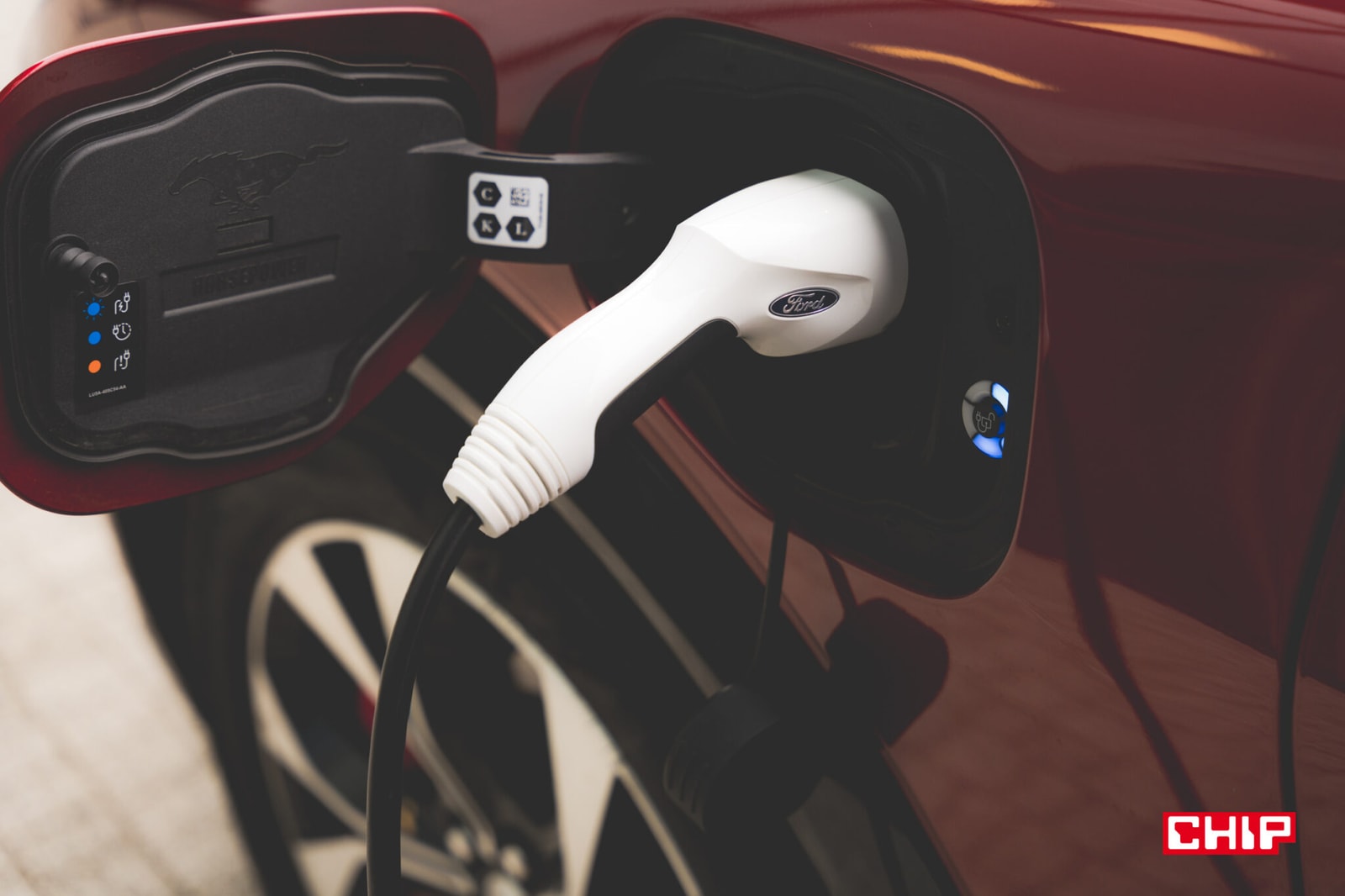 Najlepsza ładowarka dla samochodów elektrycznych? Rozwiązano ogromny problem