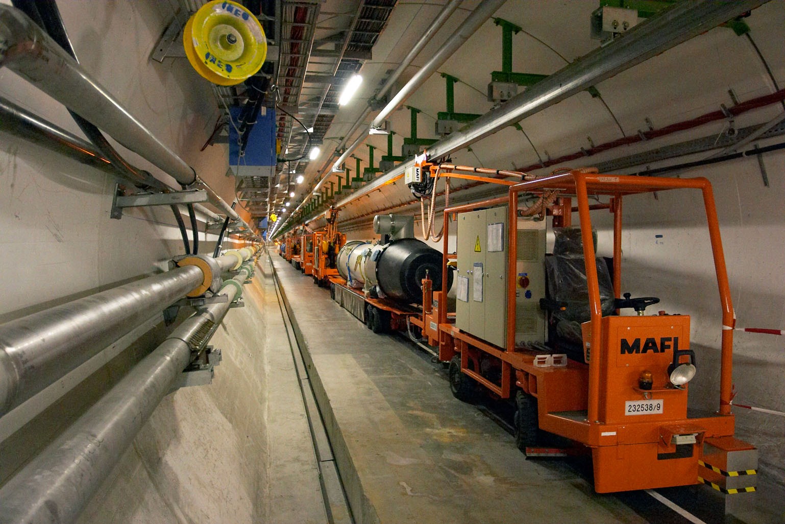 Historyczna obserwacja w CERN. Wielki Zderzacz Hadronów posłużył naukowcom w wielkim celu