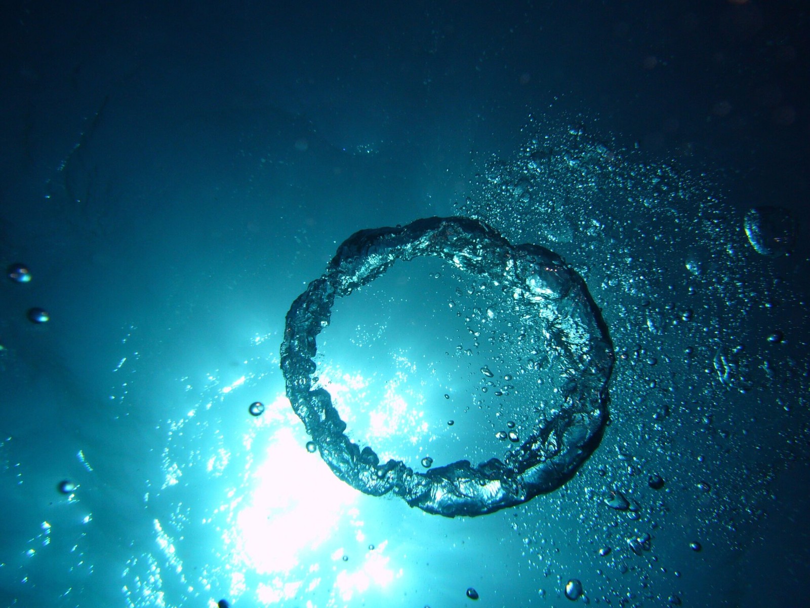 Ring bubble under water. Free publci domain CC0 photo.
More:
 View public domain image source here
