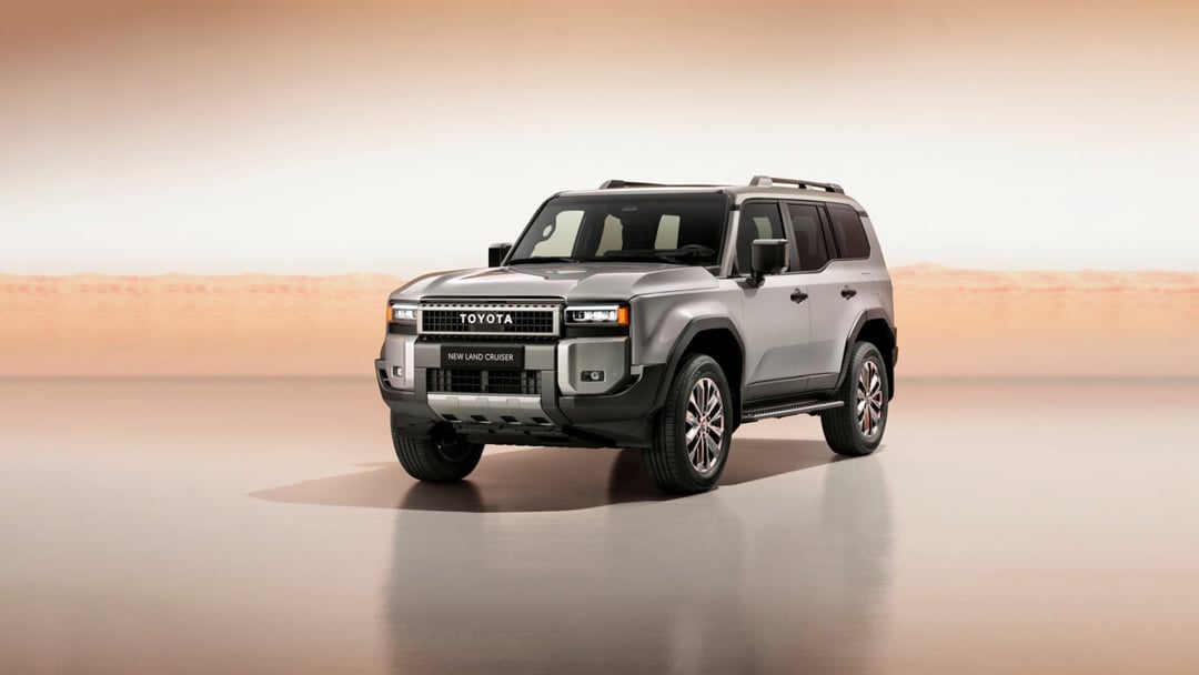 Nowa Toyota Land Cruiser jest bezczelnie retro i przeżyje każdego elektryka. To właśnie ekologia