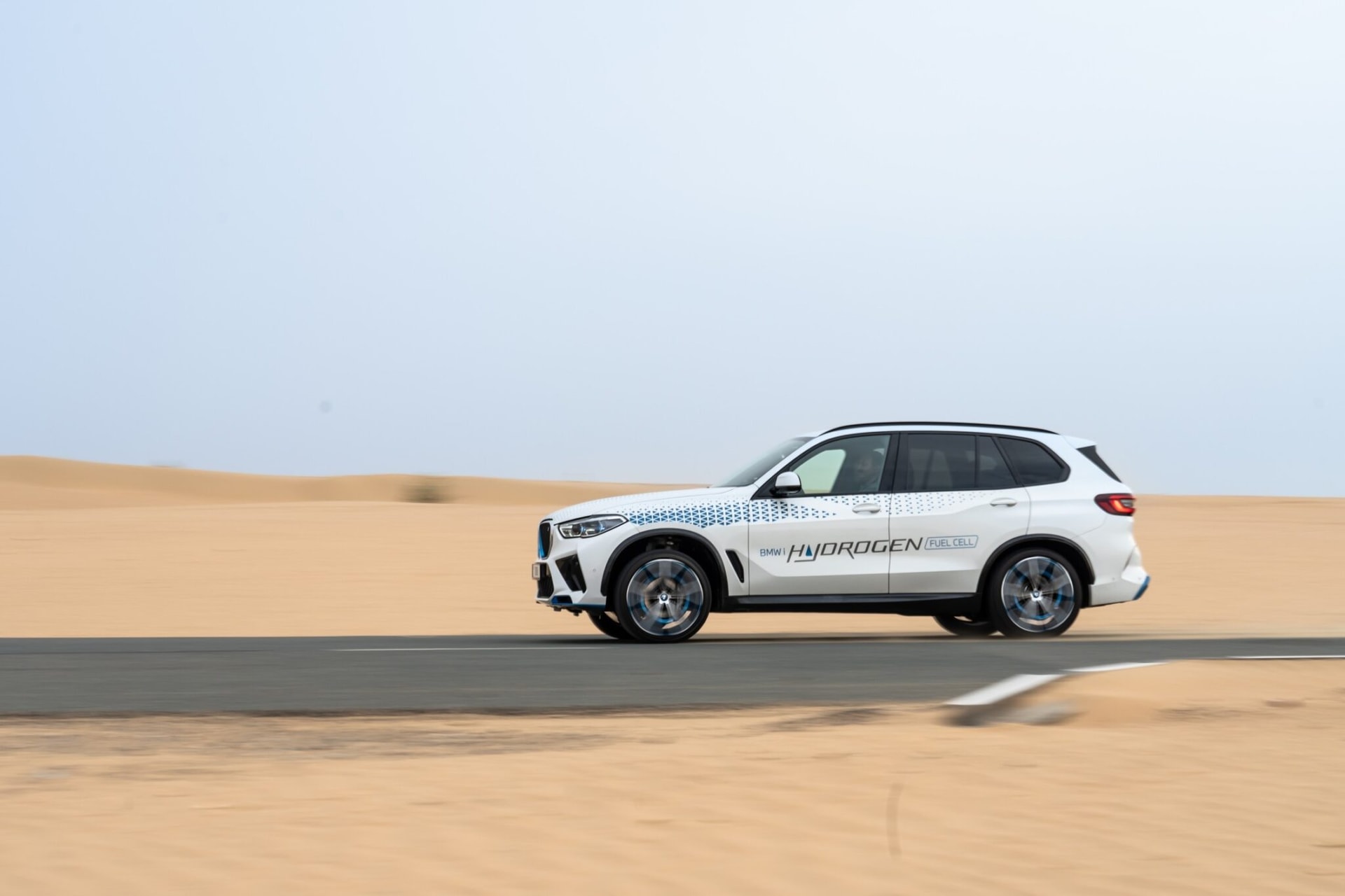 BMW iX5 Hydrogen / źródło: BMW, materiały prasowe