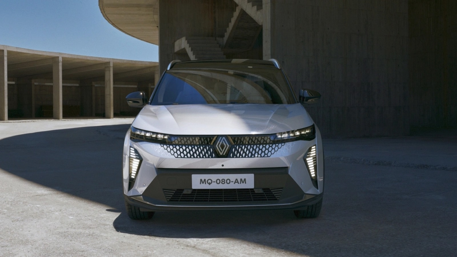 Nowy Renault Scenic zmienił się nie do poznania i są szanse, że go za to znienawidzisz