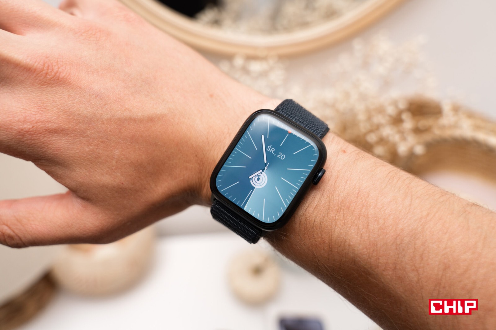 Najnowsze Apple Watch niczym opętane przez duchy. Użytkownicy skarżą się na irytujący błąd
