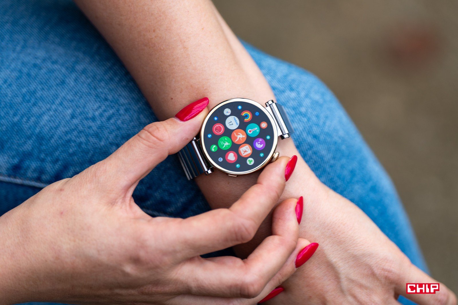 Panowie wybaczą, ale kobiety bardziej świadomie korzystają ze smartwatcha
