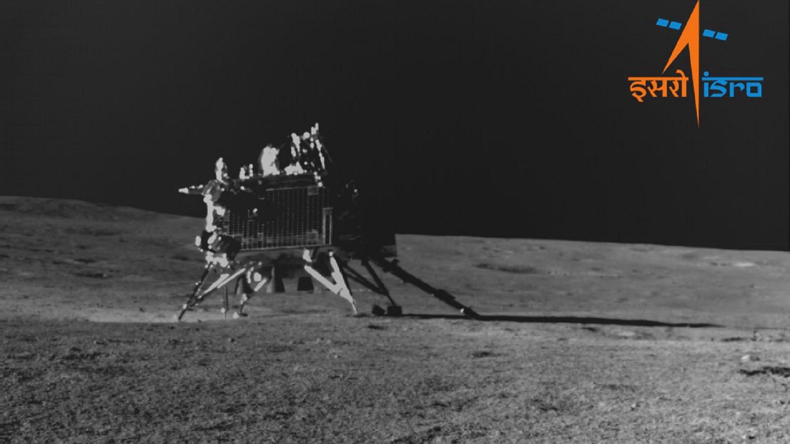 Indyjski łazik jest na Księżycu dopiero od kilku dni, a już dokonał imponującego znaleziska. Co skrywa Srebrny Glob?