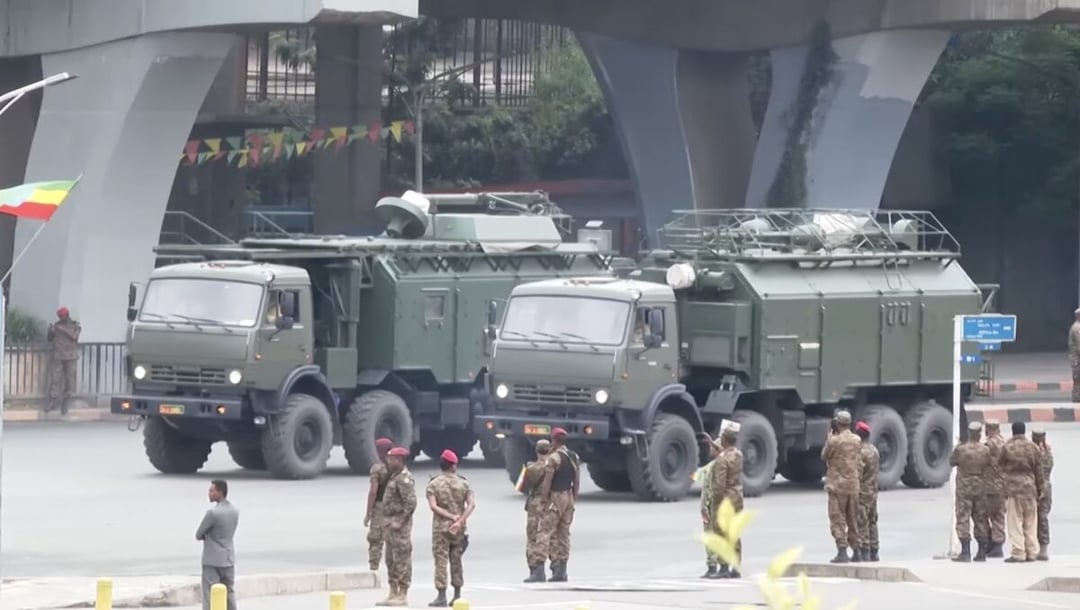Rosja prezentuje system rakietowy S-500 Prometeusz na wystawie obronnej Army-2024