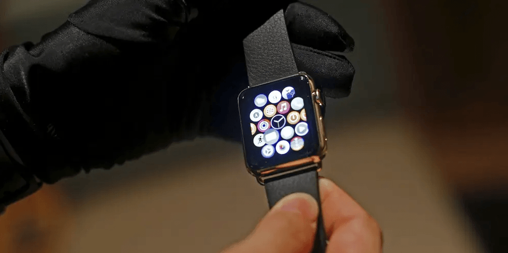 Apple Watch to oficjalnie elektrośmieć. Zwykłe zegarki śmieją się do rozpuku