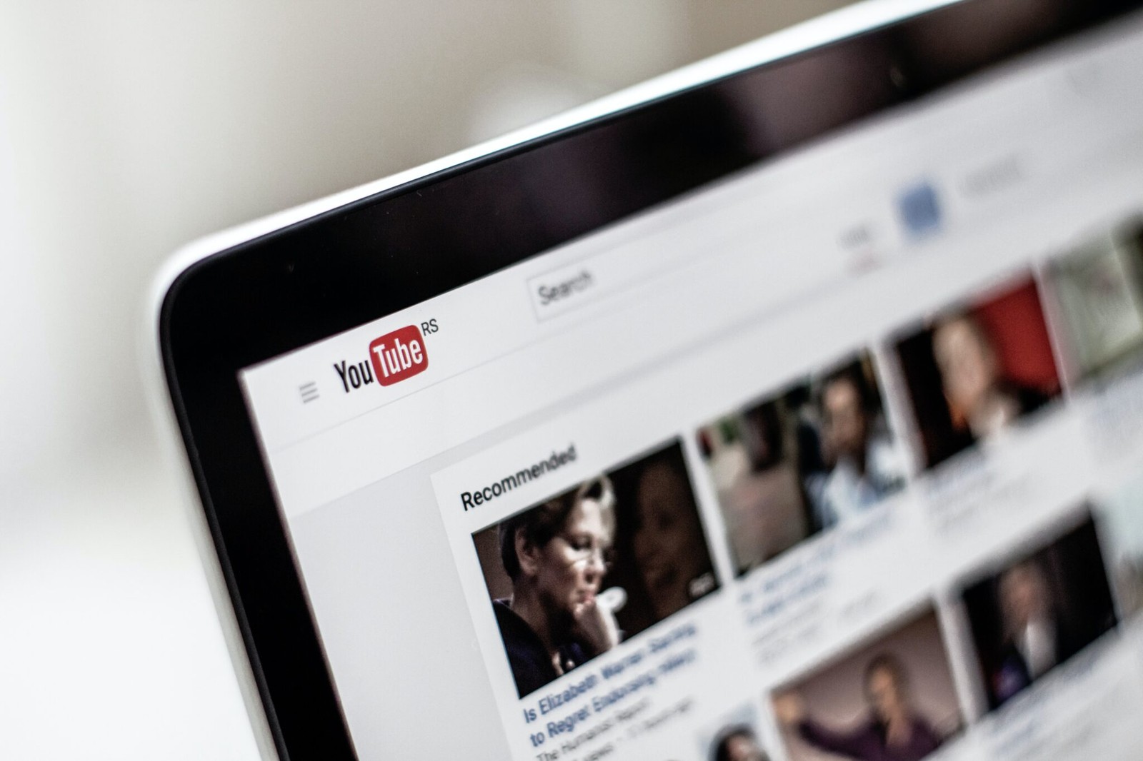 YouTube walczy z blokerami reklam, ale użytkownicy tak łatwo się nie poddają