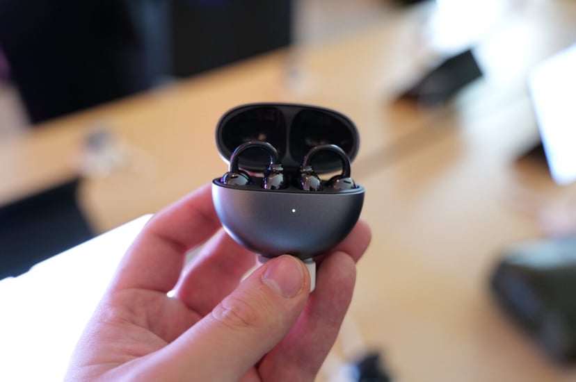 Niby klipsy, a jednak słuchawki. Nietuzinkowe Huawei FreeClip już w Polsce