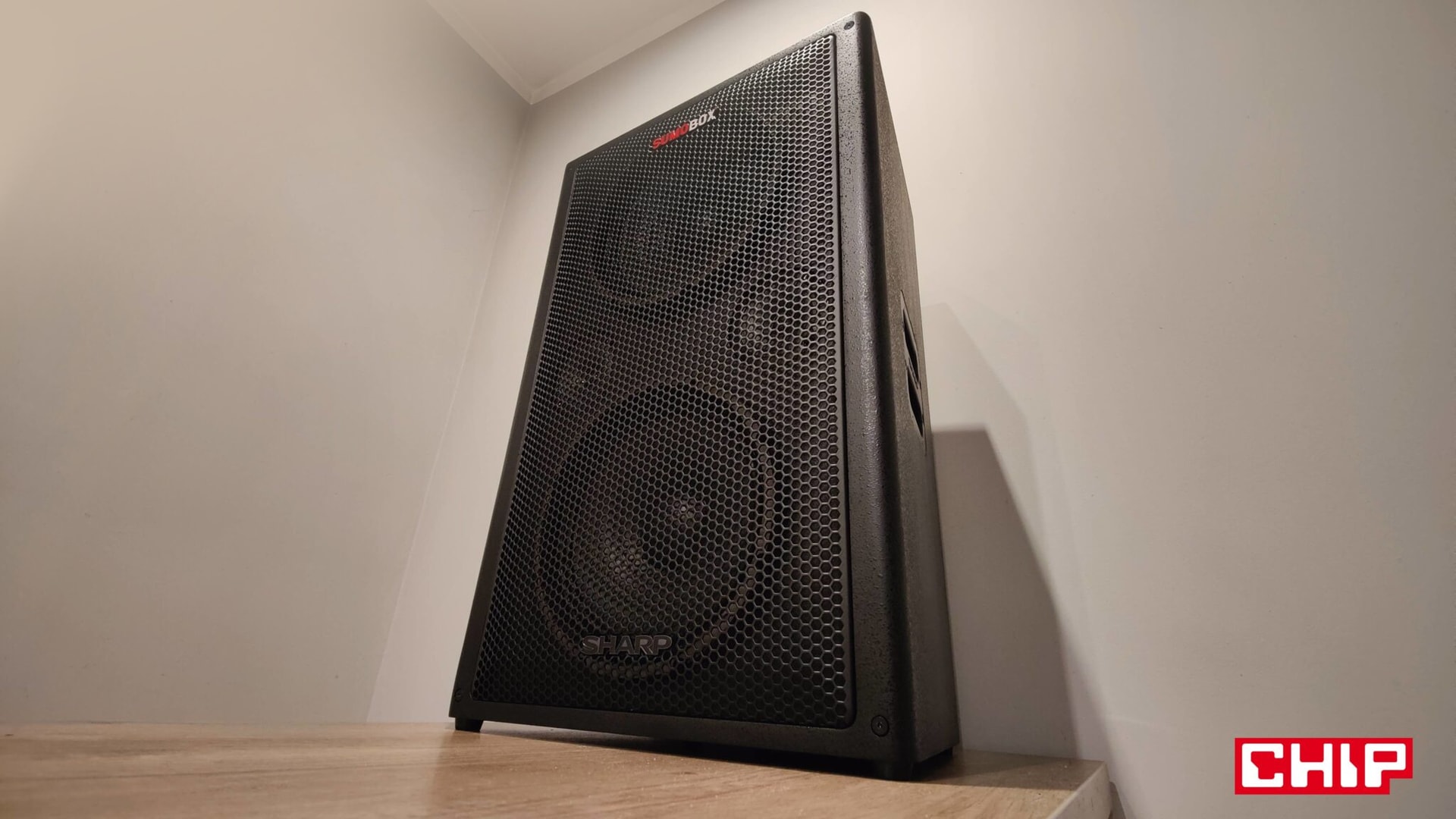 Na imprezę w plenerze i na mały koncert. Test głośnika Sharp SumoBox Pro CP-LS200