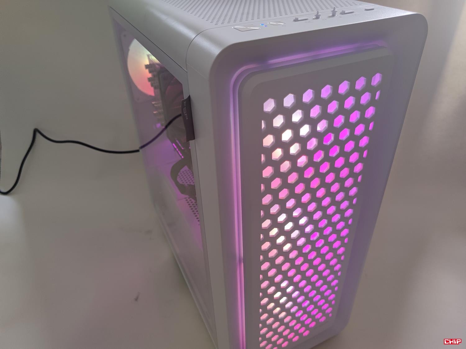 Test obudowy FSP CUT593P