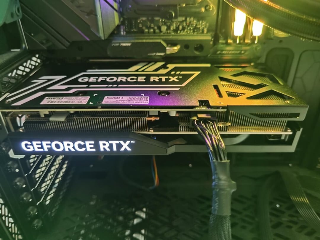 Test KFA2 GeForce RTX 4070 SUPER 1-Click OC 2X