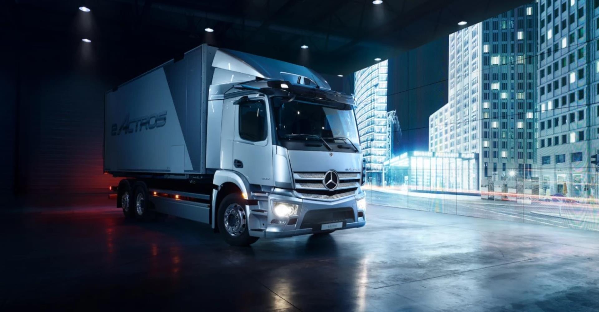 Polacy sprawdzili elektryczną ciężarówkę Mercedesa. eActros 300 zachwycił firmę Żywiec Zdrój