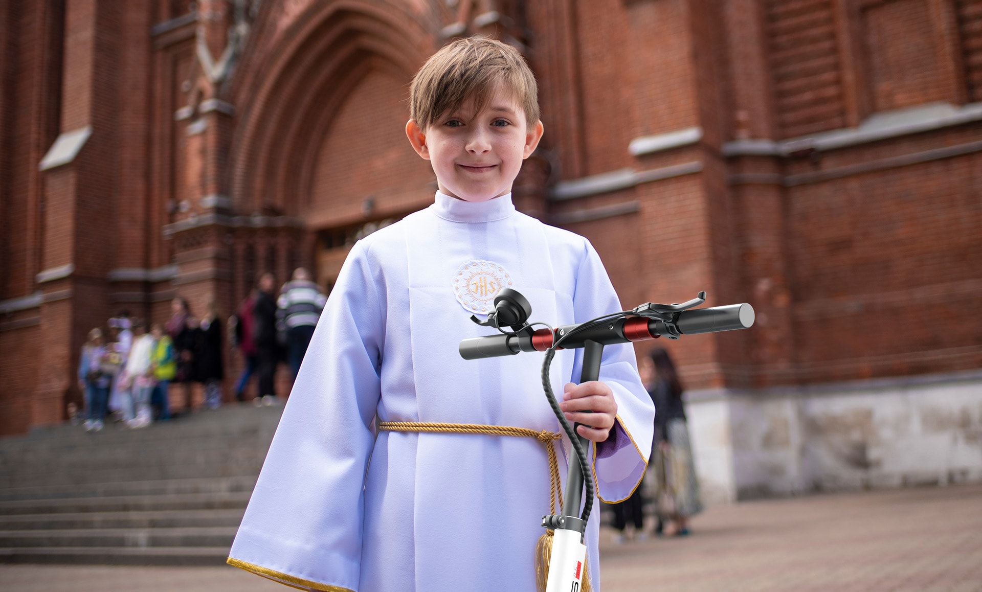 Niezapomniany prezent na komunię. Wskazujemy najlepsze hulajnogi elektryczne
