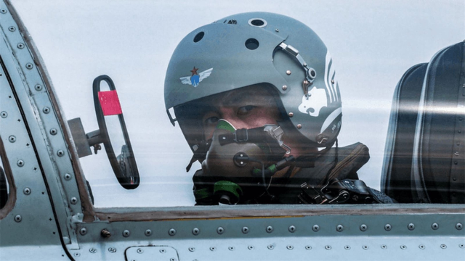 Pilot chińskiego myśliwca – zdjęcie poglądowe