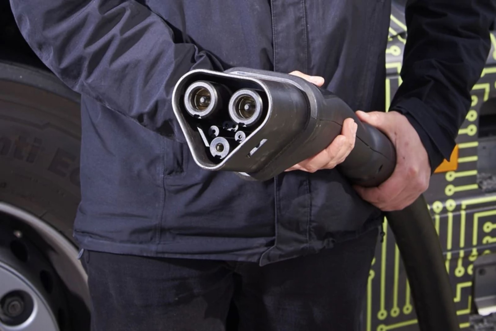 Mercedes dokonał przełomu. Ten samochód ładował się tak szybko, że w to nie uwierzysz