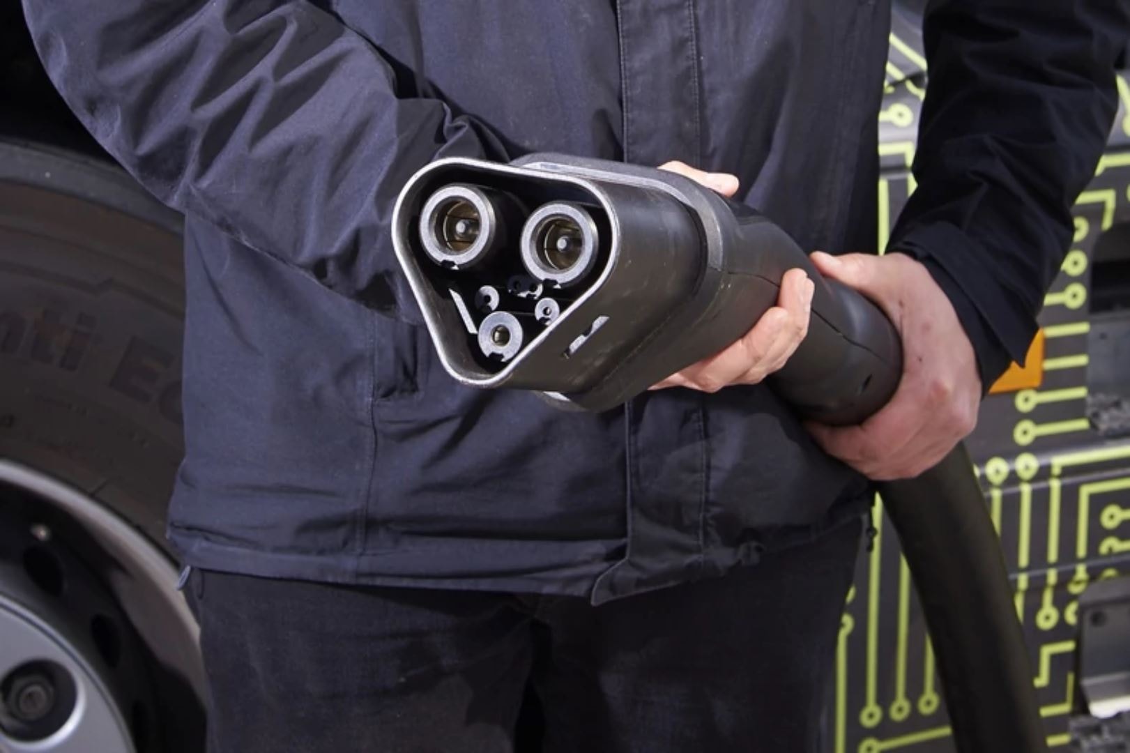 Mercedes dokonał przełomu. Ten samochód ładował się tak szybko, że w to nie uwierzysz