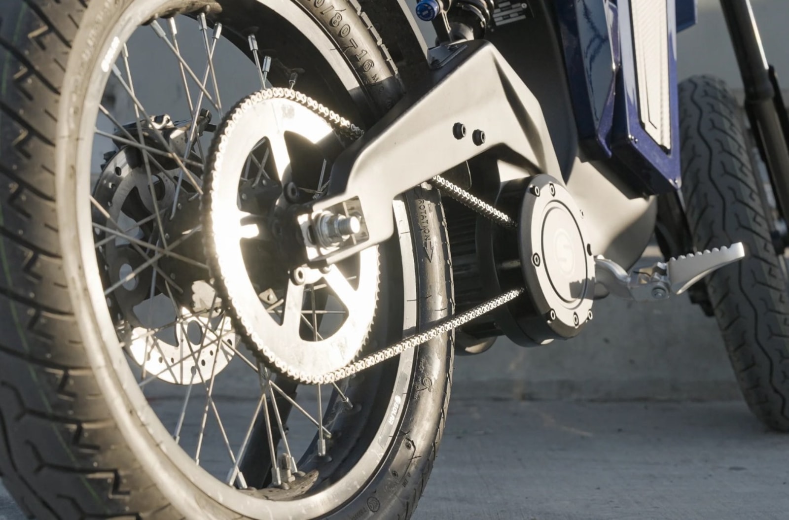 Po co komu spalinowy motocykl, kiedy na rynek wpadają dzieła pokroju Solar E-Clipse 2.0 Race Edition?