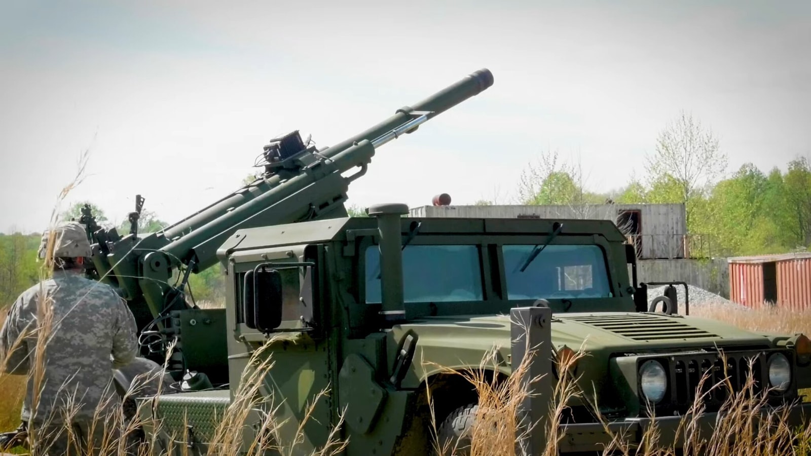 Hawkeye zadebiutuje na Ukrainie. Ta mobilna artyleria łączy 105-mm haubicę z podstawą Humvee