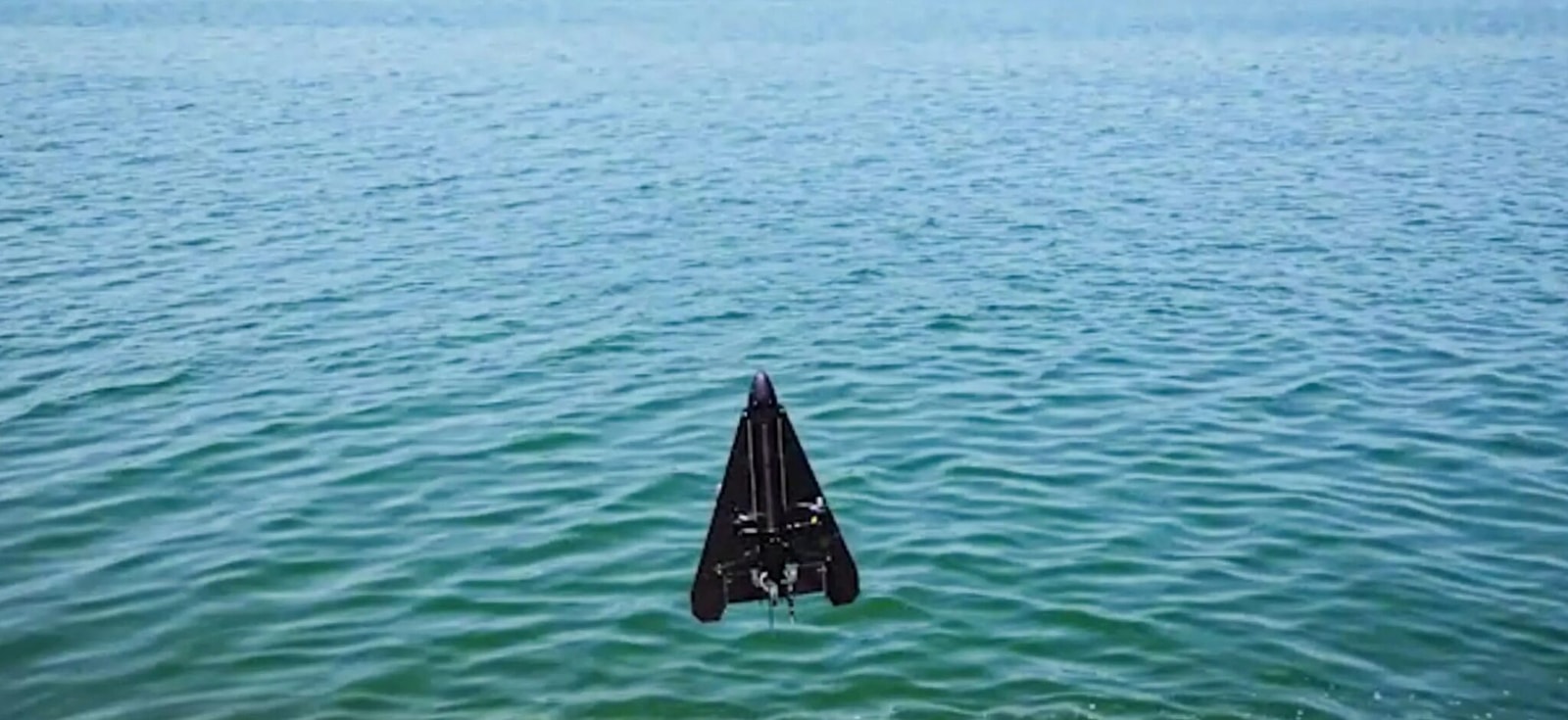 Może zanurkować pod wodą w trybie torpedy. Taki dron zrewolucjonizuje wojnę