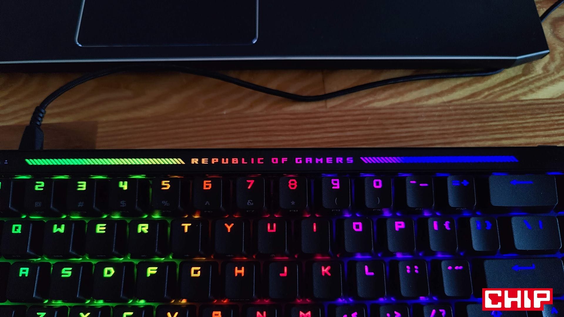 Test ASUS ROG Falchion Ace HFX. Oto stworzona do zwycięstwa klawiatura z magnetycznymi przełącznikami