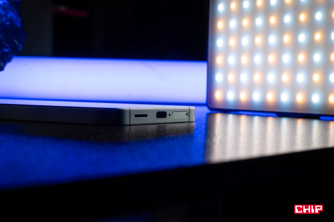 Gigantyczne baterie, ale nie w smartfonach Samsunga, Apple’a i Google’a. Dlaczego giganci nie idą w ślady chińskich producentów?